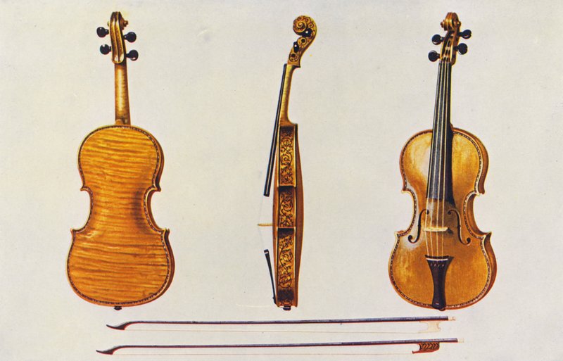 Strumenti musicali: Violino, lo Stradivari Hellier, e due vecchi archi noti per la scanalatura da William Gibb