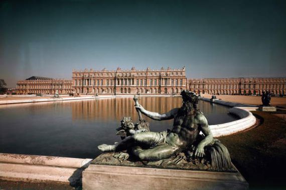 Louis and Mansart Jules H. Le Vau