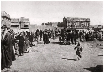 La piazza del bazar a Bassora, Iraq, 1925
