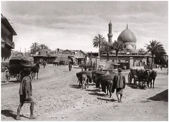 Vista di una strada dalla Porta Nord, Baghdad, Iraq