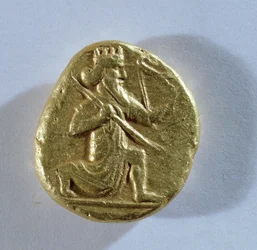 Darico raffigurante Dario come Arciere Reale (dritto)