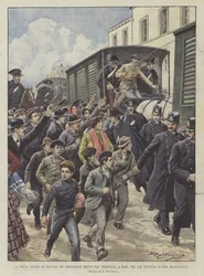 La folla assale le vetture dei condannati reduci dal tribunale, a Bari, per far giustizia di una malfattrice