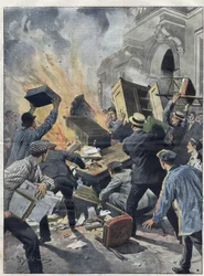 Crisi del vino nel Midi nel 1907: i viticoltori incendiano il municipio di Beziers (Herault). Illustrazione di Achille Beltrame del 1907