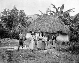 Capanna di abitanti neri, Giamaica, 1905 circa.