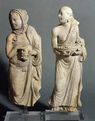 Due statuette di monaci in piedi, da Hadda, I-IV secolo