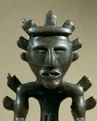 Preistoria: figurina di guerriero in bronzo del Tesoro di Galic (Kostroma, Russia). 1500 a.C. Età del Bronzo. Mosca, Museo Storico Statale