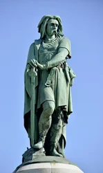 Statua colossale di Vercingetorige (72-46 a.C.), capo gallico (scultura di Millet Aime, 1865, Alise Sainte Reine)