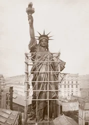 Assemblaggio della Statua della Libertà, Parigi 1883