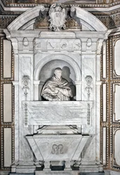 Monumento funebre in omaggio al cardinale Giovanni Garcia Mellini con ritratto in busto. Scultura in marmo di Alessandro Algardi (1598-1654) circa 1630, Roma, Basilica di Santa Maria del Popolo, Cappella Mellini