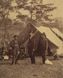Presidente Abraham Lincoln, Maggiore Generale John A. McClernand e E. J.