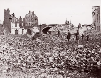 Rovine alla fine del ponte ferroviario di Richmond e Petersburg, Richmond