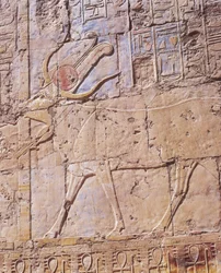 Rilievo dipinto della dea Hathor in forma di mucca