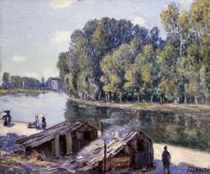 Capanni sul bordo del Canal du Loing con sole splendente