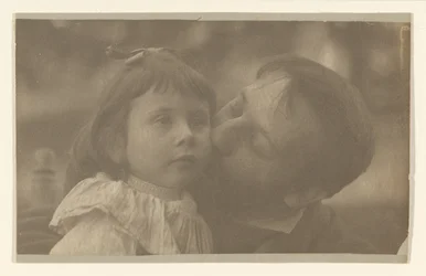 [Lou Schramm e sua figlia]