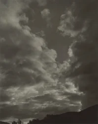 Musica - Una sequenza di dieci fotografie di nuvole, n. II