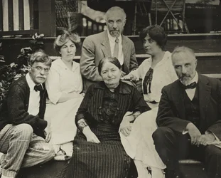 Senza titolo Stieglitz, Agnes, madre Hedwig, Julius, Selma e Lee sui gradini di Oaklawn