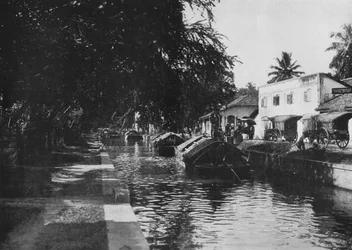 Canale di Negombo, con barche Padda, c. 1890, 1910