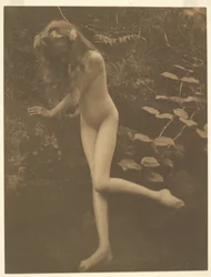 Ragazza nuda