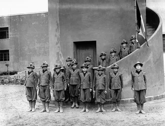 Villa Rosa Maltoni Mussolini: ritratto di bambini in uniformi militari friulane