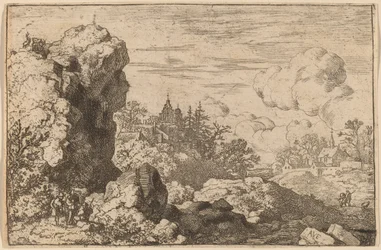 Tre viaggiatori ai piedi di una roccia alta