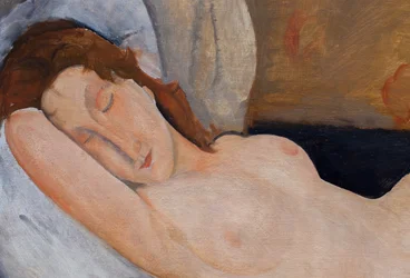 Nudo disteso, braccio destro piegato sotto il braccio