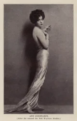 Ann Constance (foto b/n)