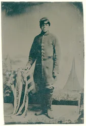 Charles H. Arnum, un soldato del 54° Reggimento di Fanteria Volontaria del Massachusetts, 1864 (foto tintype)