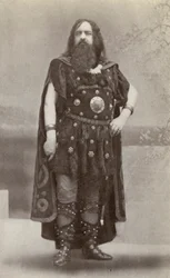 Edouard de Reszke, nel ruolo di Hagen, in "Gotterdammerung" (foto b/n)