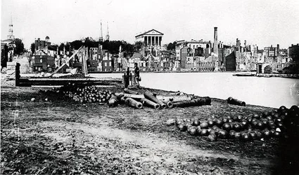 Lato sud del bacino del canale, Richmond, Virginia, aprile 1865