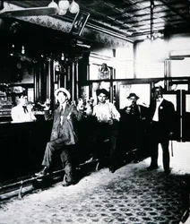 Tipico saloon occidentale