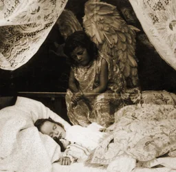 Ragazza addormentata sorvegliata dal suo angelo custode, 1898 (stereografia)