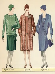 Tre flapper che modellano abiti di designer francesi