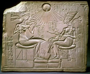 La famiglia reale: Akhenaton, Nefertiti e i loro figli, ca 1350 a.C.