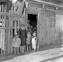BAMBINI DI DIVERSE ETÀ AL DOPOSCUOLA