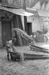 LAVORAZIONE DELLA CANAPA, STIRATURA E RULLATURA