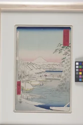 La riva del fiume Sukiya nella capitale orientale