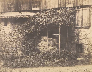 [Edificio rustico con uomo sotto il pergolato], ca. 1853