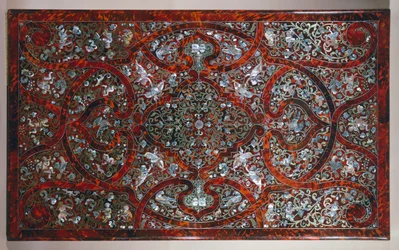 Piano incrostato in stile di André-Charles Boulle, dettaglio di tavolo intagliato e dorato, firmato P van Loose e M Verbiest, Paesi Bassi