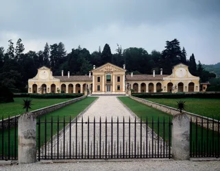 Veduta della villa Barbaro o Volpi