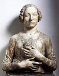 Donna con un mazzo di fiori. Scultura in marmo, 1475-1480 circa. Altezza 58 cm. Firenze, Museo Nazionale del Bargello