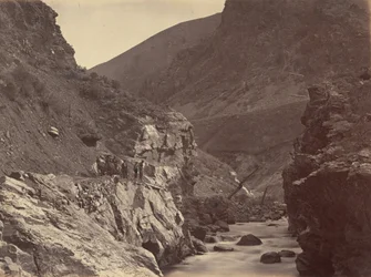 Piastra 41. Canone Weber, da sotto la Porta del Diavolo, 1869 (foto)