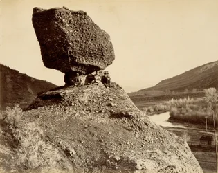 Sphinx of the Valley, da The Great West Illustrated in a Series of Photographic Views across the Continent taken along the line of the Union Pacific Railroad West from Omaha, Nebraska by A.J. Russell, Volume I