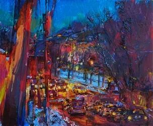 Traffico notturno in una città colorata