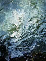 Onde che scorrono nell