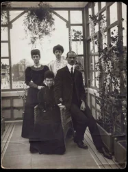 Dagmar di Danimarca, Michele Aleksandrovič di Russia, Alessandra di Danimarca e principessa Vittoria - Imperatrice vedova Maria Fëdorovna, Granduca Michele Aleksandrovič, Regina Alessandra di Gran Bretagna