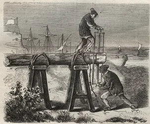 Forzati segantini del penitenziario Saint-Laurent a Cayenna (Guyana francese) nel XIX secolo. Incisione in “Histoire des bagnes depuis leur création à nos jours” (1877) di Pierre Zaccone. Collezione privata.