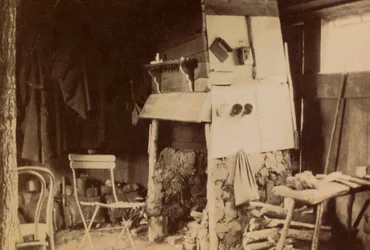 Fotografia da un album personale di un tenente di fanteria durante i primi mesi della Prima Guerra Mondiale