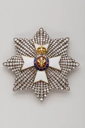 Regno Unito - Ordine Reale di Vittoria: placca di cavaliere Gran Croce - Fine XIX secolo - Oro, argento, diamanti, smeraldi, rubini e smalti - D 7,9 cm; peso: 56 g - Collezione privata