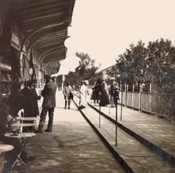 Esposizione Universale del 1900 a Parigi: Il marciapiede mobile. Collezione privata