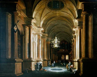 Figure nella navata di una chiesa